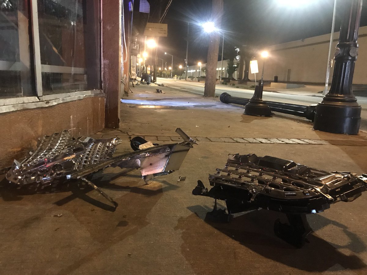 Atlanta Police looking for guy who randomly shot and hit a drivertruck took out two light poles and hit a man on sidewalk across from West End Mall. Both survived and are serious condition at Grady. 