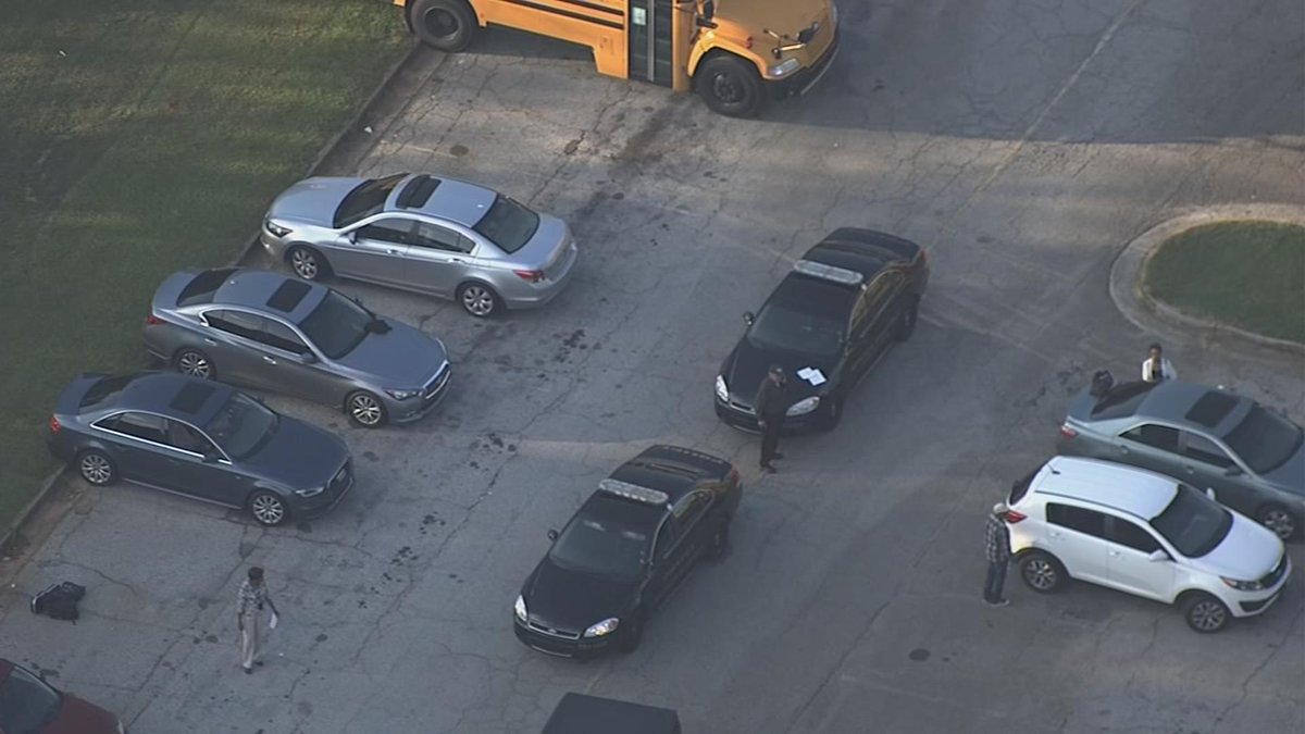 Police investigate after crooks break into cars belonging to school bus drivers