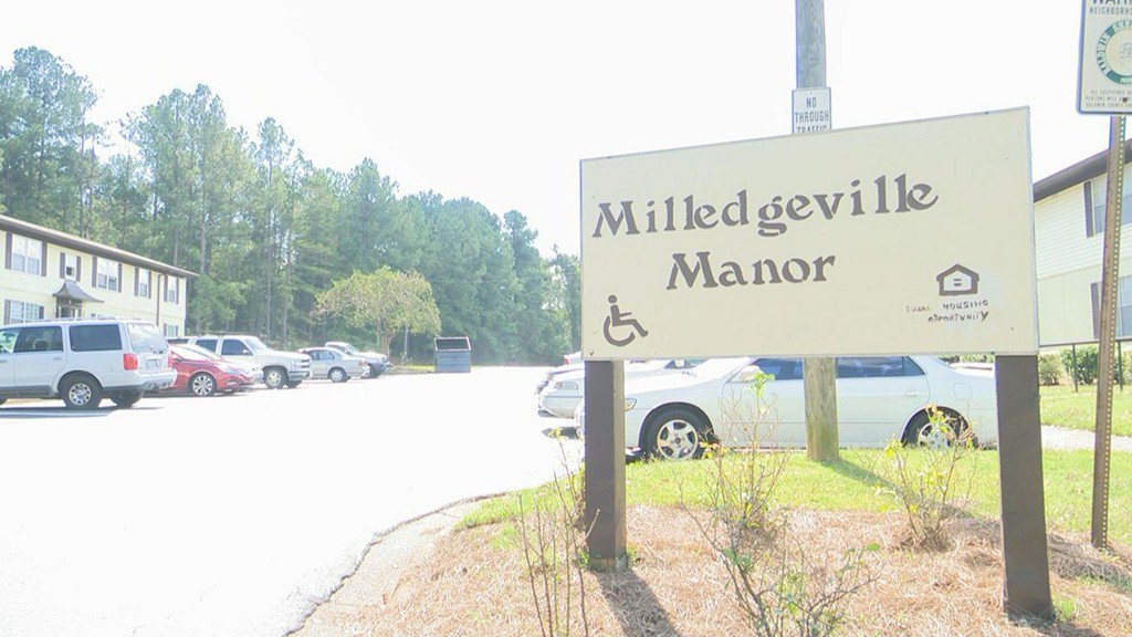 Teen arrested in murder at Milledgeville Manor    