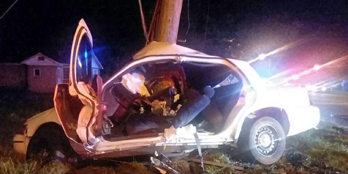 Driver injured in late night Albany wreck    