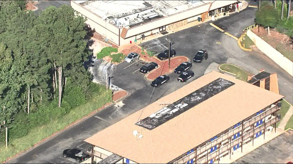 Police investigating double shooting at Dekalb County motel    