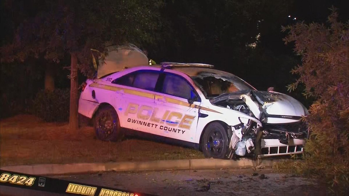 Officer hospitalized following crash in Gwinnett County    