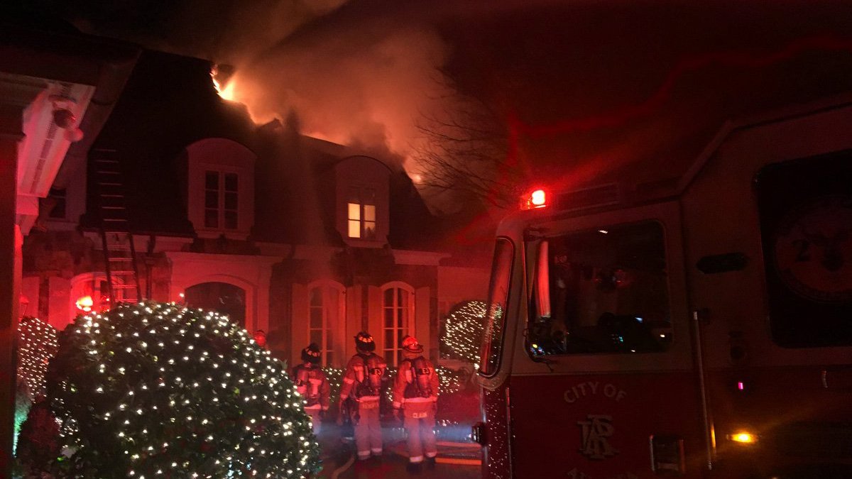 Raging fire causes major damage at Buckhead mansion