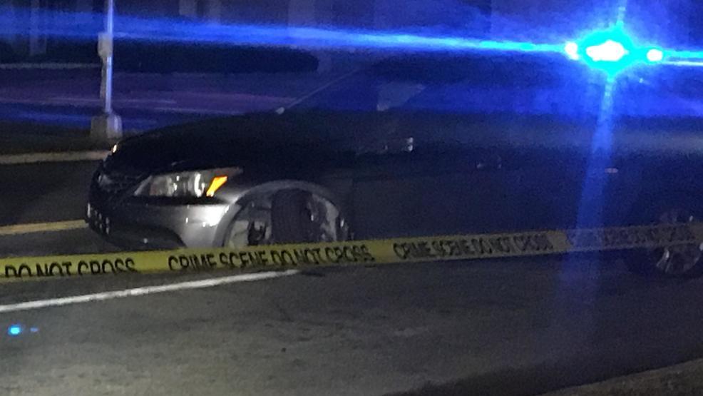 Warner Robins police confirmed Houston Medical Center went on lock down late Thursday night after taking in a gunshot victim.