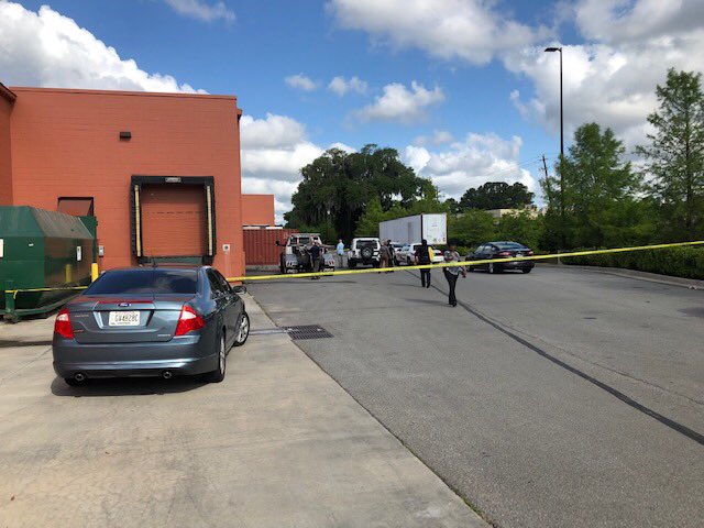 Savannah Police on scene after shooting victim found near Dick's Sporting Goods on Mall Blvd   