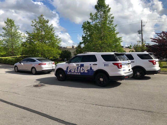 Savannah Police on scene after shooting victim found near Dick's Sporting Goods on Mall Blvd   