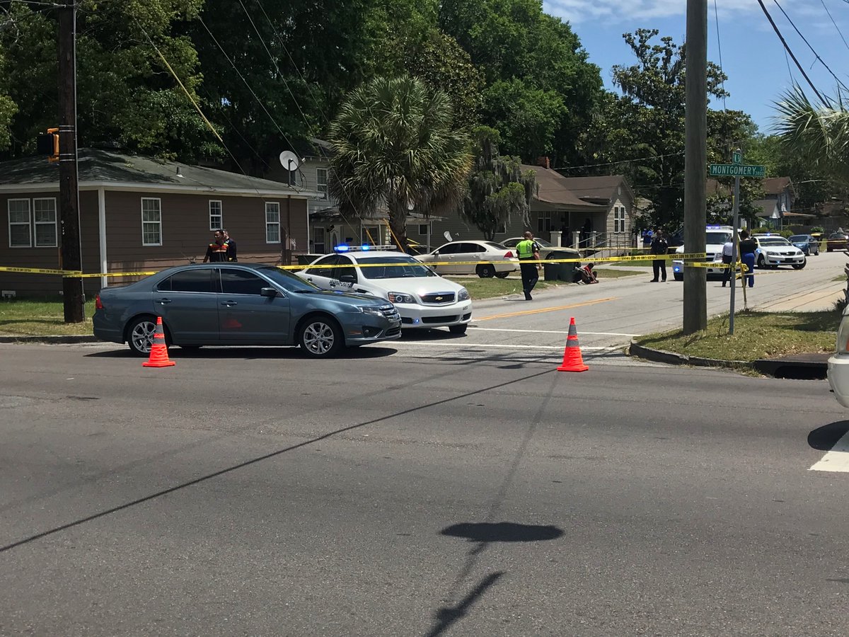Savannah Police are in the area of Montgomery and 54th streets investigating a possible shooting scene after a man showed up at Memorial with a gunshot wound.    