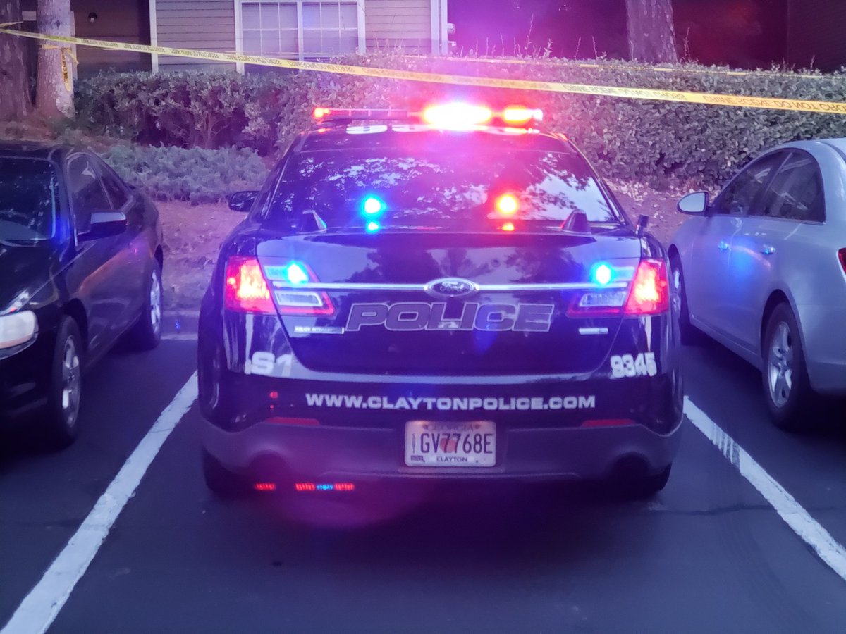 Man shot dead in Clayton Co apt complex. Victim found in parking lot of Gateway at Hartsfield on Garden Walk Blvd
