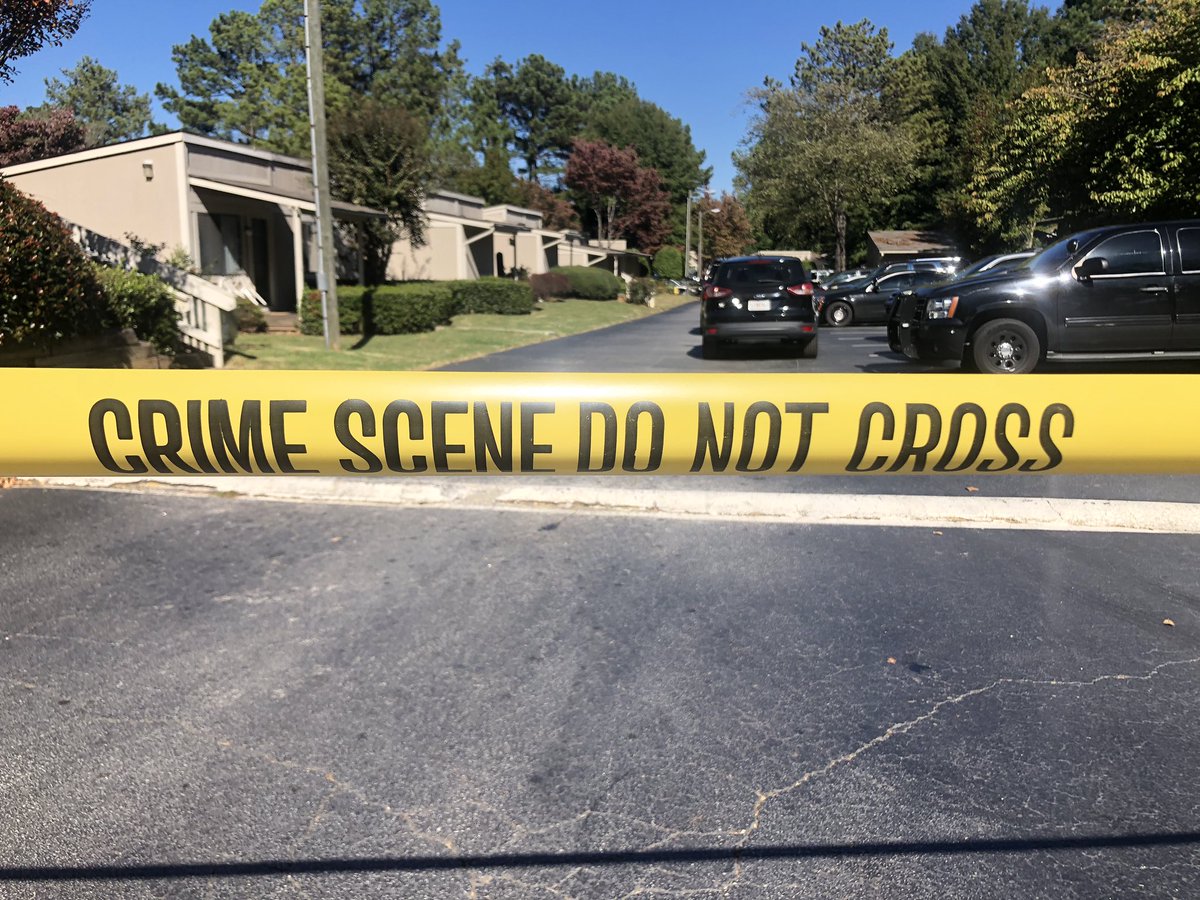DeKalbCountyPD say the @FBI was called in to assist the department in its investigation. Bomb squad is also on scene. At this point, officers do NOT believe this is a homicide, but they are still processing the scene.