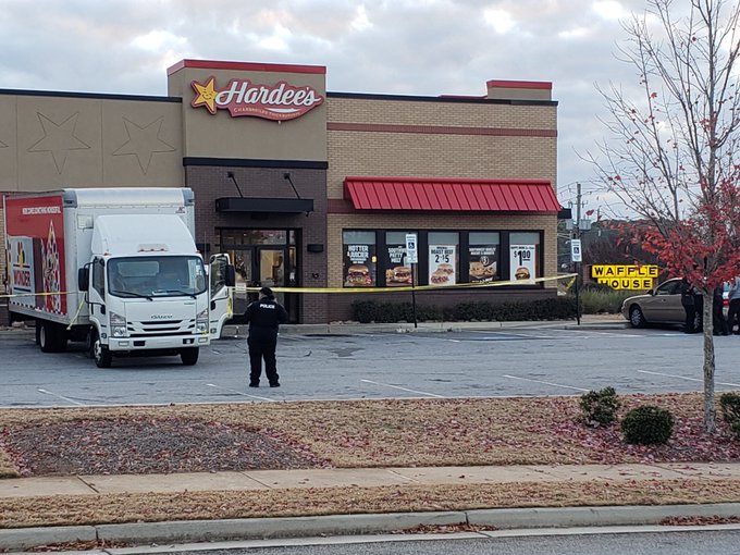 Robbery attempt at Ellenwood Hardee's foiled by armed bystander. ClaytonCountyPD tell a citizen and a robber exchanged gunfire before the robber fled the scene