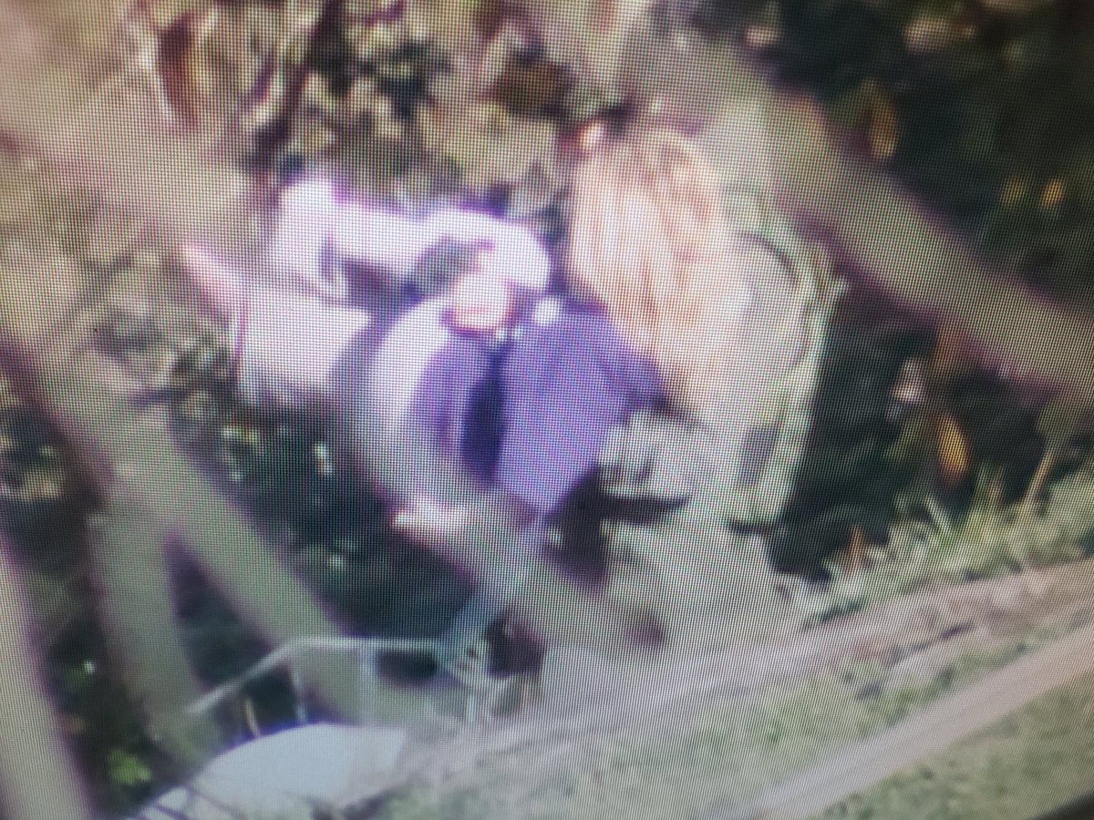 Looks like the child who was in the home with her father  was brought out safely by SWAT team member