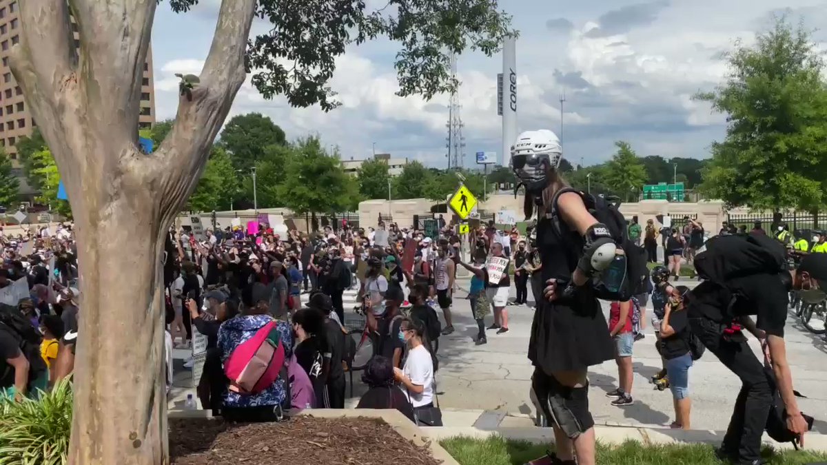 Protest in ATL makes a stop at the Georgia State Capitol - 11alive