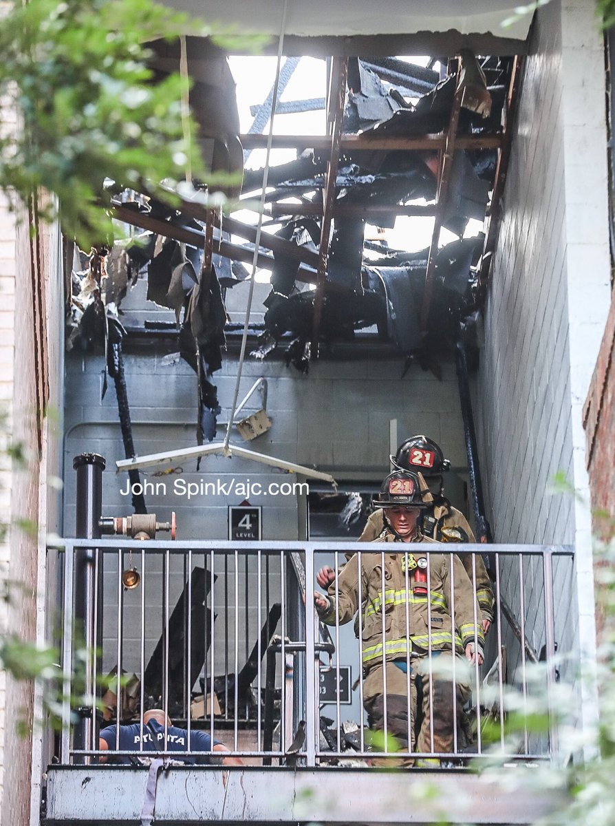 Massive fire destroys Buckhead apartment building, displaces 162 Atlanta