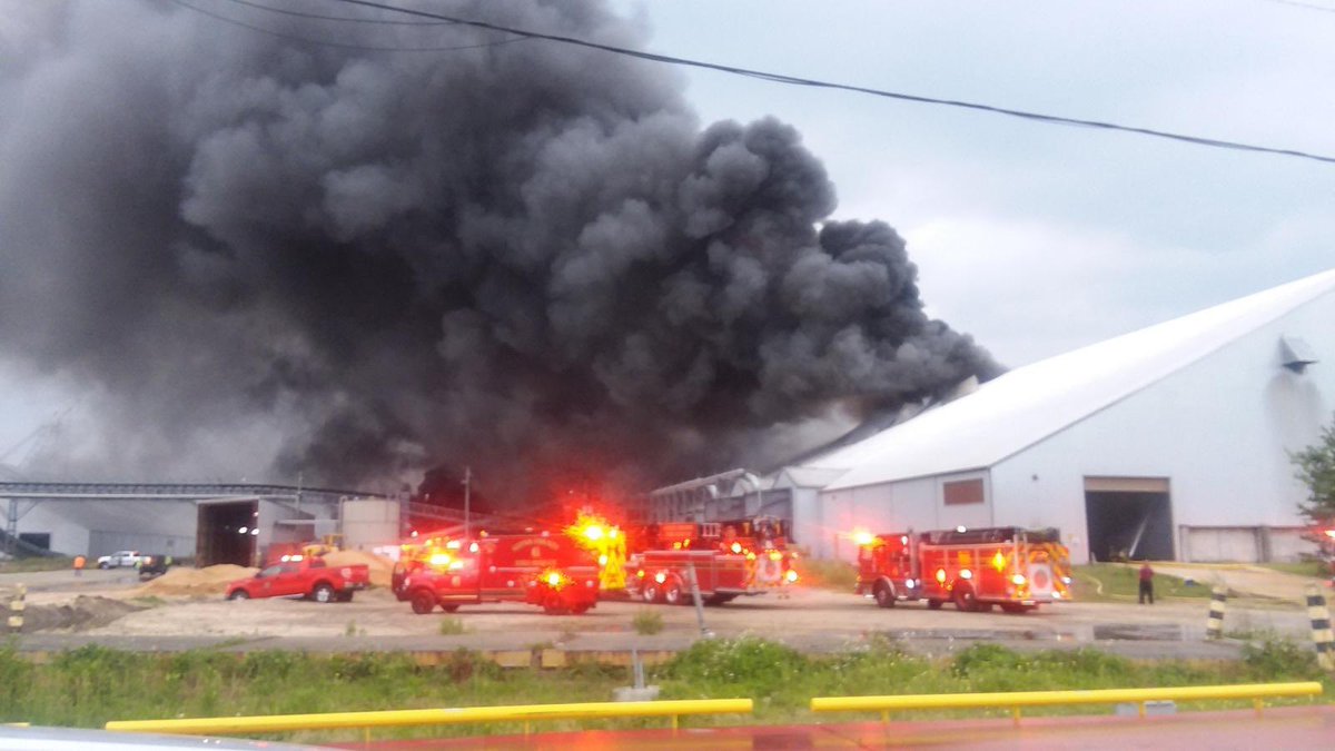FIRE PHOTOS - sent to us by a @FCN2go viewer of the warehouse fire in Brunswick Ga