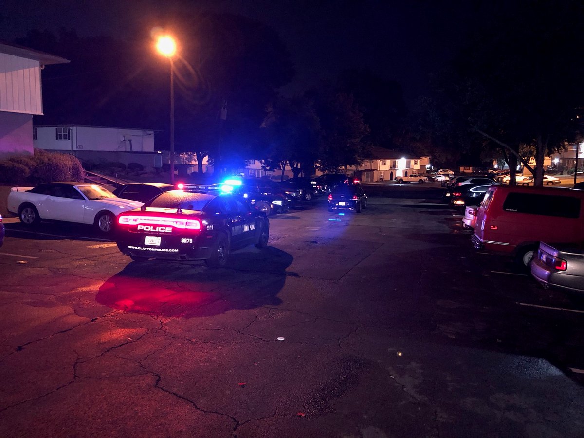 A homicide investigation is underway in Riverdale.  @ClaytonCountyPD say they responded to a person shot call on Highway 85, and found a male, dead, in an apartment
