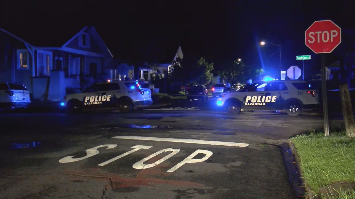 Savannah Police are investigating a shooting last night on East 36th St. that injured 3 men