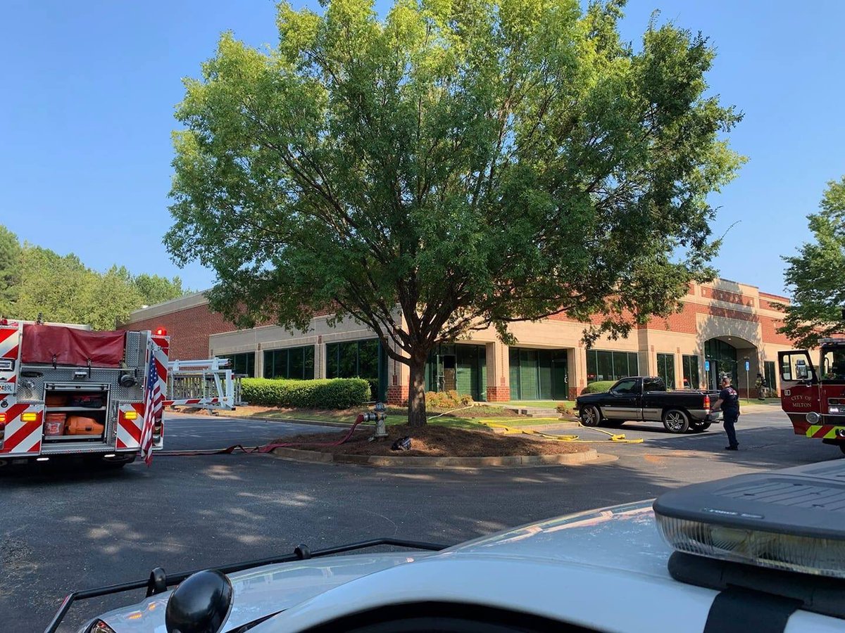 Alpharetta fire is working a smell of gas with high levels of CO2 off of Marconi Dr. All personnel have evacuated the building safely. Fire is actively investigating