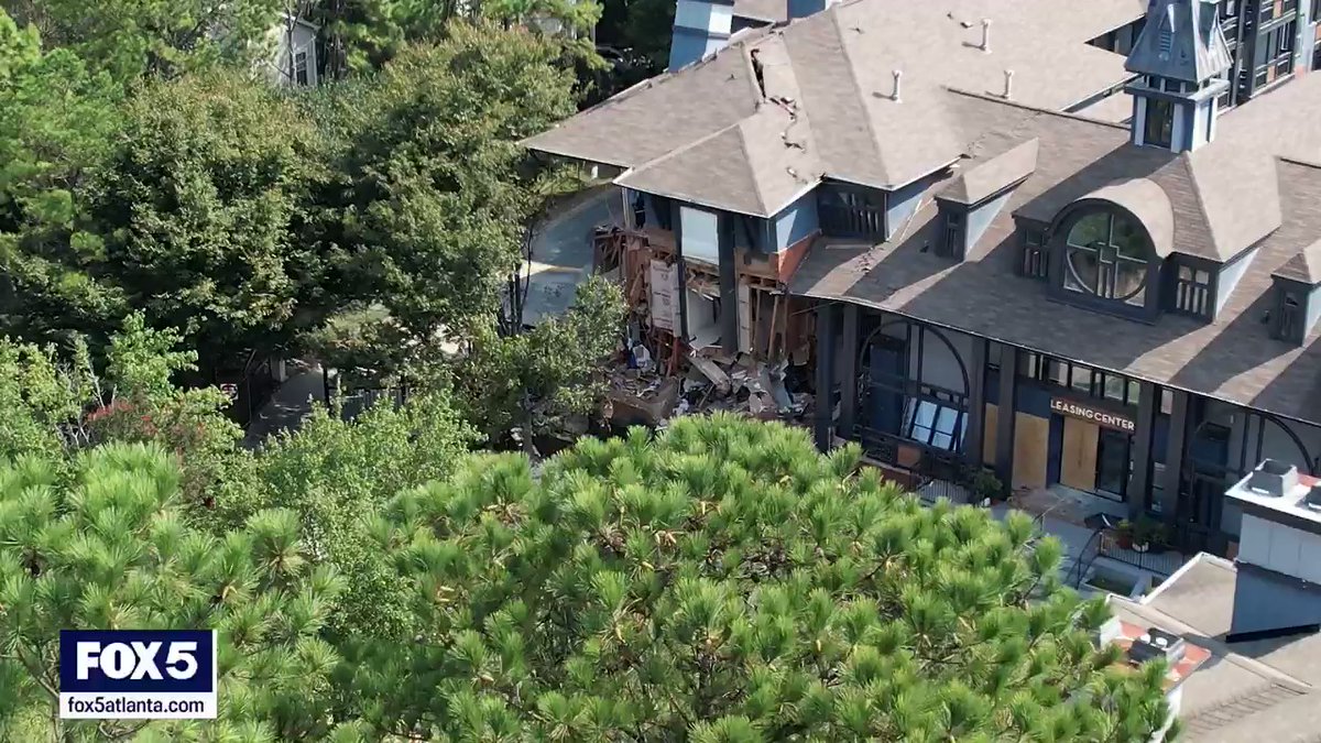 Here's a view from SKYFOXDrone showing the aftermath of the explosion that occurred yesterday at a Dunwoody apartment complex. 