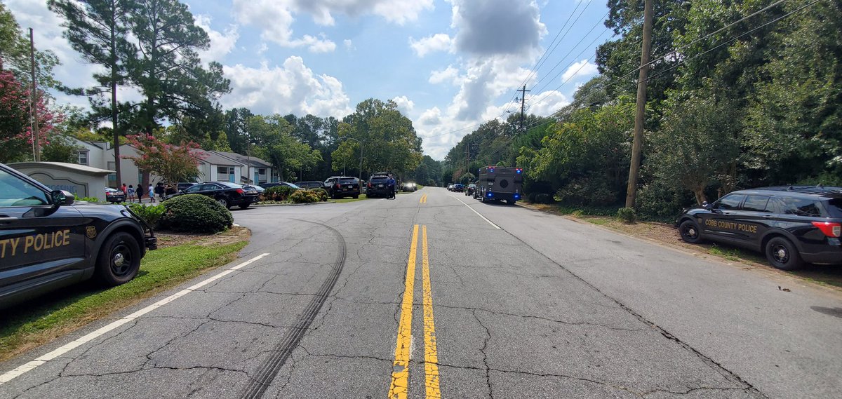 @cobbpolice1 is investigating a officer involved shooting at the Concord Crossing Apartments on  Old Concord Rd SE in Smyrna GA 