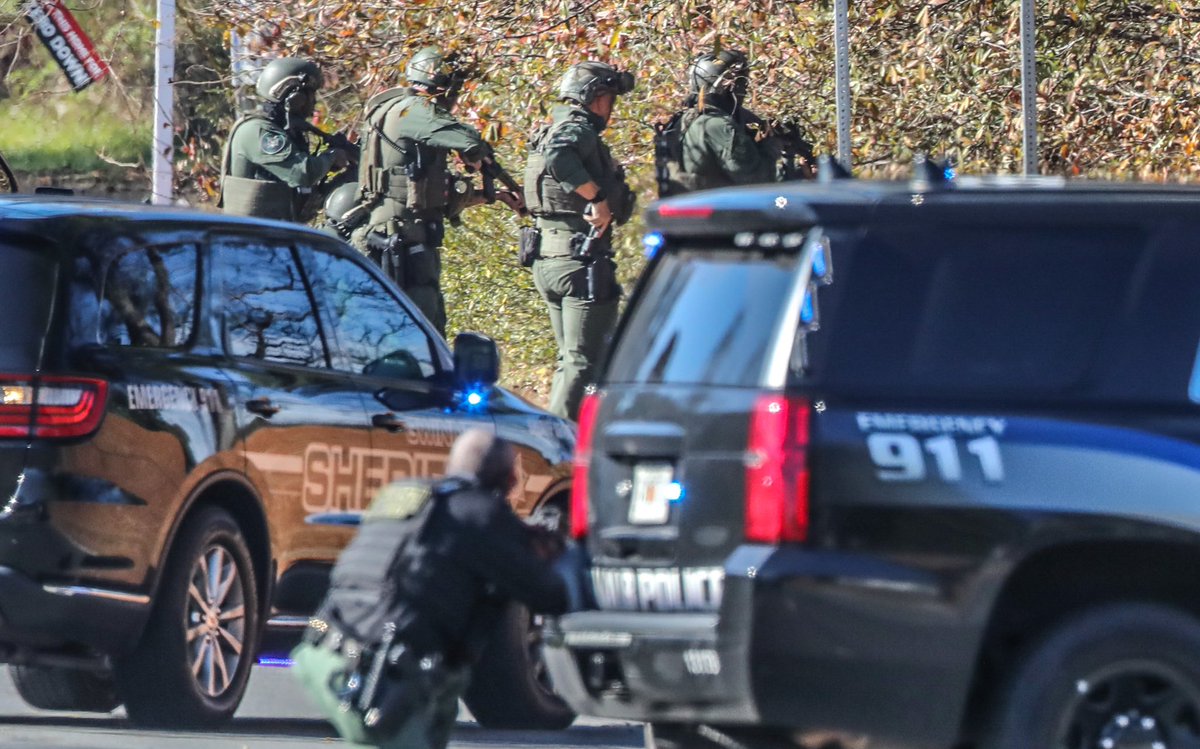 Suspect accused of shooting 2 DeKalb investigators found dead -  Lithonia