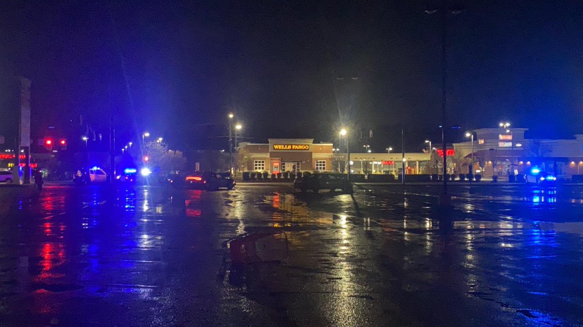 Multiple Columbus Police units are currently blocking off Macon Road at Wells Fargo. No details have been confirmed