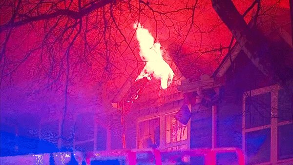 Nobody injured. This was the scene as apartments burned on Richardson St SW in Atlanta earlier. Flames have been knocked down now. This became a 2-alarm fire, damaging several units in two adjacent buildings