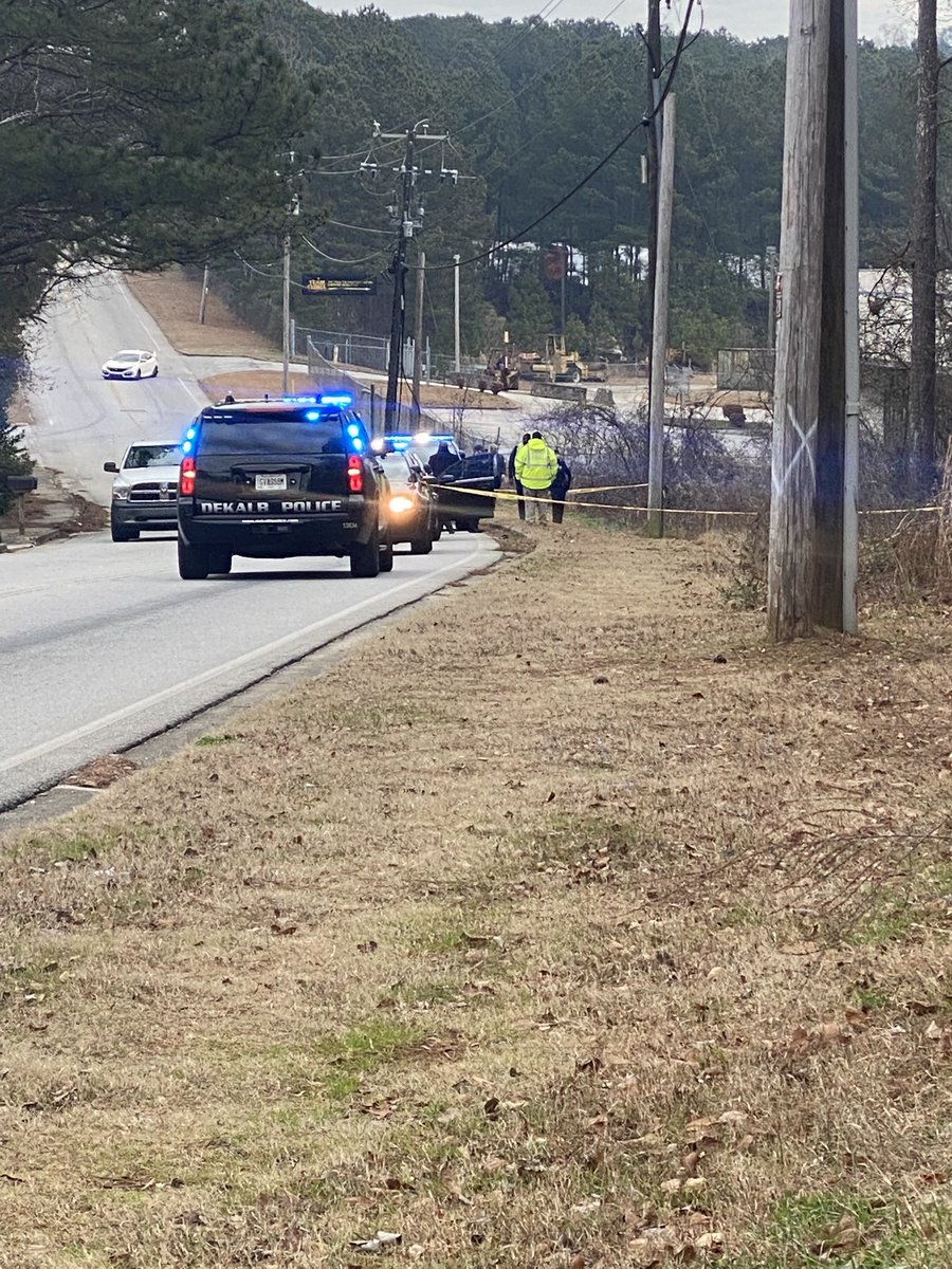 Dekalb PD is working a death investigation in Lithonia. Investigator on scene told a driver called just before 8am saying a woman's body was on the side of the road. Investigators aren't sure what caused the woman's death. They're waiting on the autopsy report