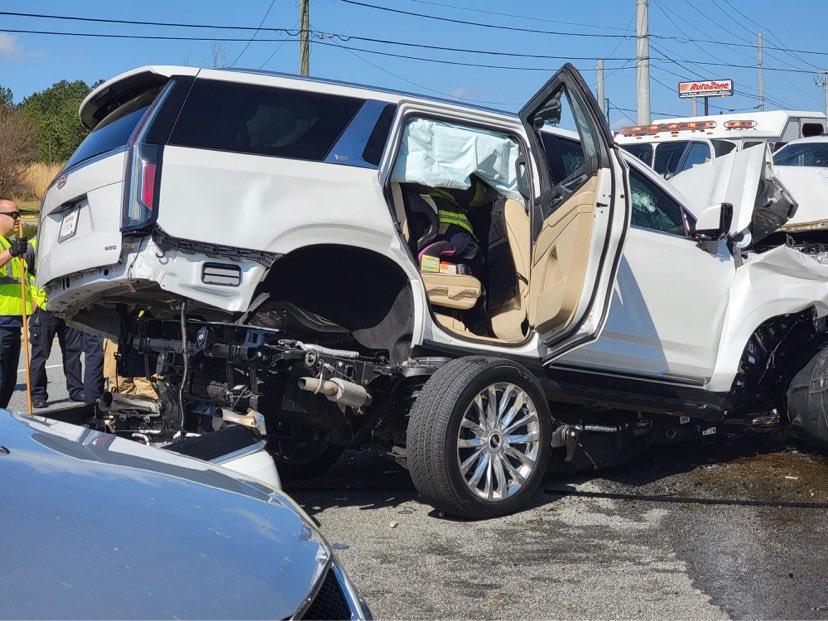 Today on Veterans Pkwy in front of Maxx Fitness in Columbus  injuries reported