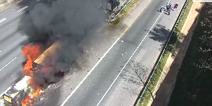 Travel advisorySuwanee: I-85/nb at Hwy. 317 (Exit 111), equipment and load behind truck caught fire. Big smoke and flames. Two right lanes. Ram to Hwy. 317 also blocked. Delays. Take Satellite or Old Peachtree