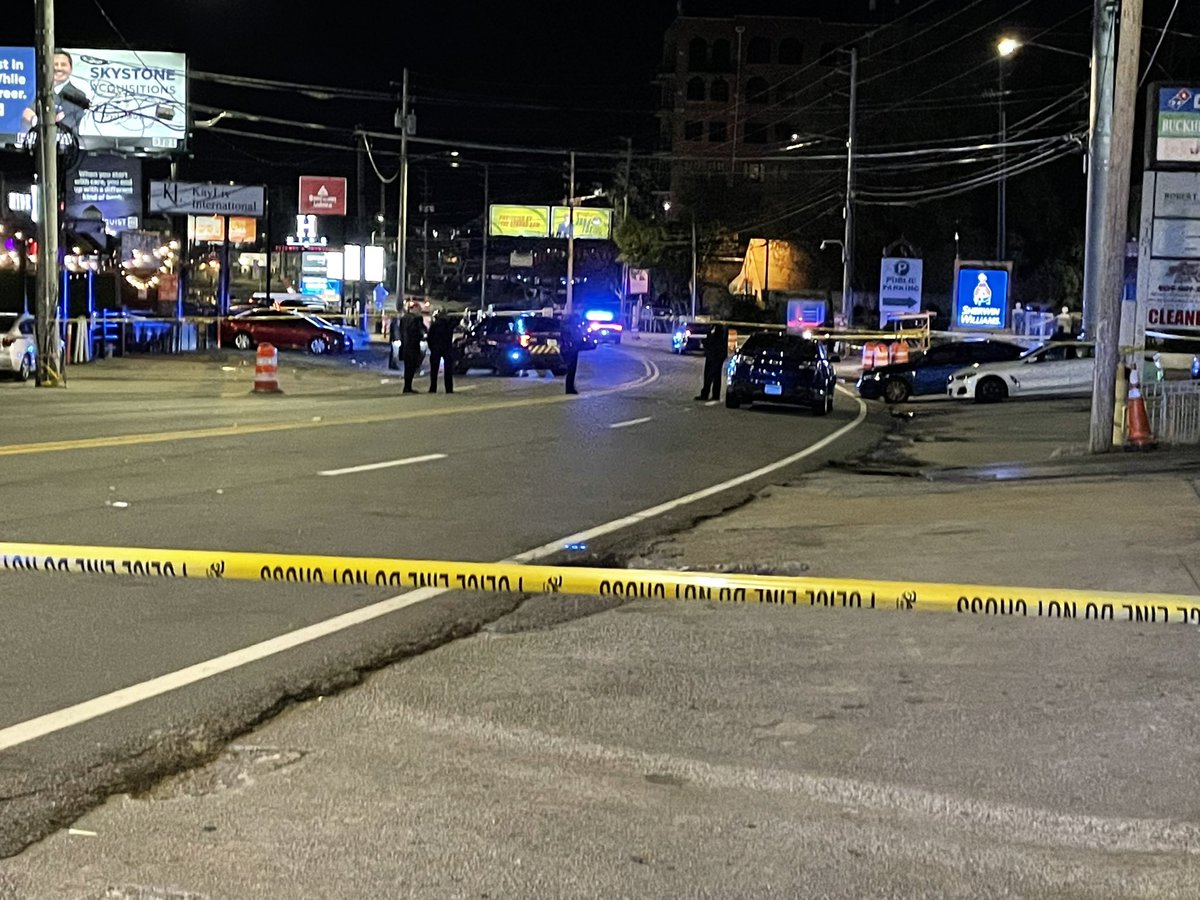 Atlanta Police on scene of a deadly shooting investigation. One witness tellsthey heard a loud bang, then saw people scatter.