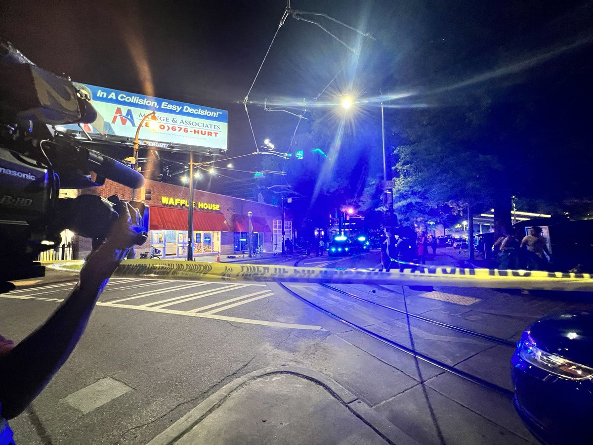 @Atlanta_Police investigate shooting after altercation in front of Waffle House, across from Centennial Park. Police say multiple people injured.