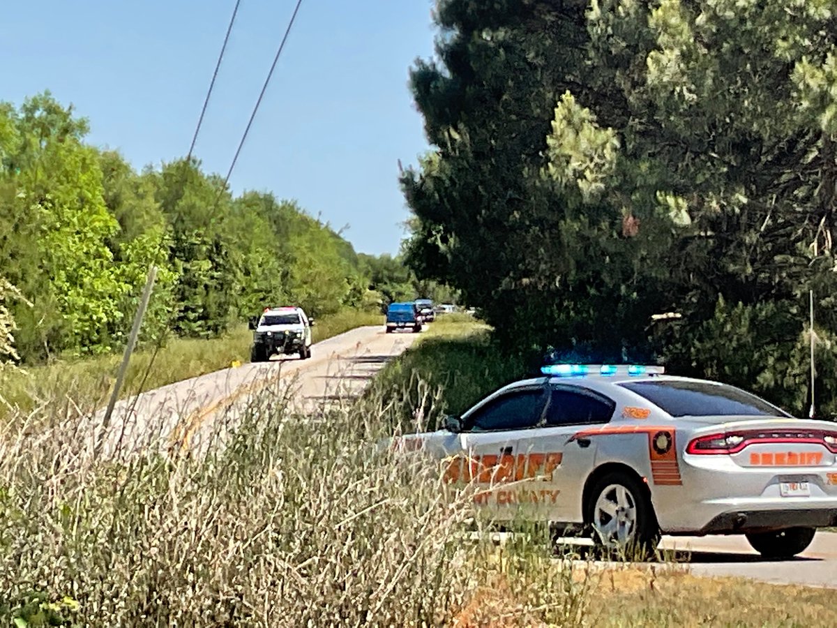 DOUBLE Homicide, MANHUNT UNDERWAY: Two dead, suspect on the loose after shooting in Hart County Georgia