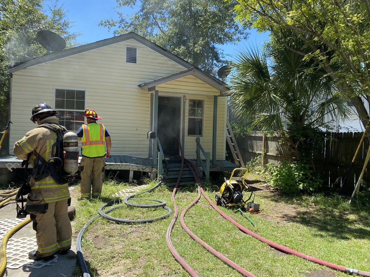 Savannah Fire has extinguished a fire in a vacant structure at Skidaway Road and 37th Street. No one was physically injured