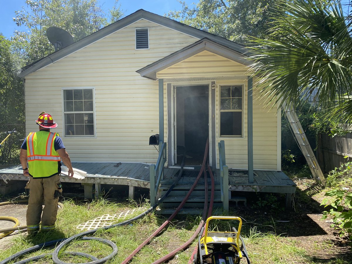 Savannah Fire has extinguished a fire in a vacant structure at Skidaway Road and 37th Street. No one was physically injured