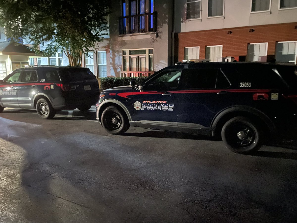 APD says argument in NW Atl apt parking deck turns into a gun fight. 21 yr old man dead, 20 & his 40 yr old father in surgery after getting shot in the leg. Detectives looking for silver sedan that fled the scene.  