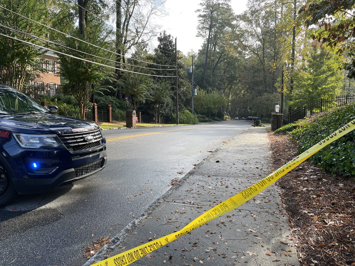 Atlanta Police are investigating a shooting on Peachtree Battle Ave. NW in Buckhead.  one man is shot. No word on his condition.