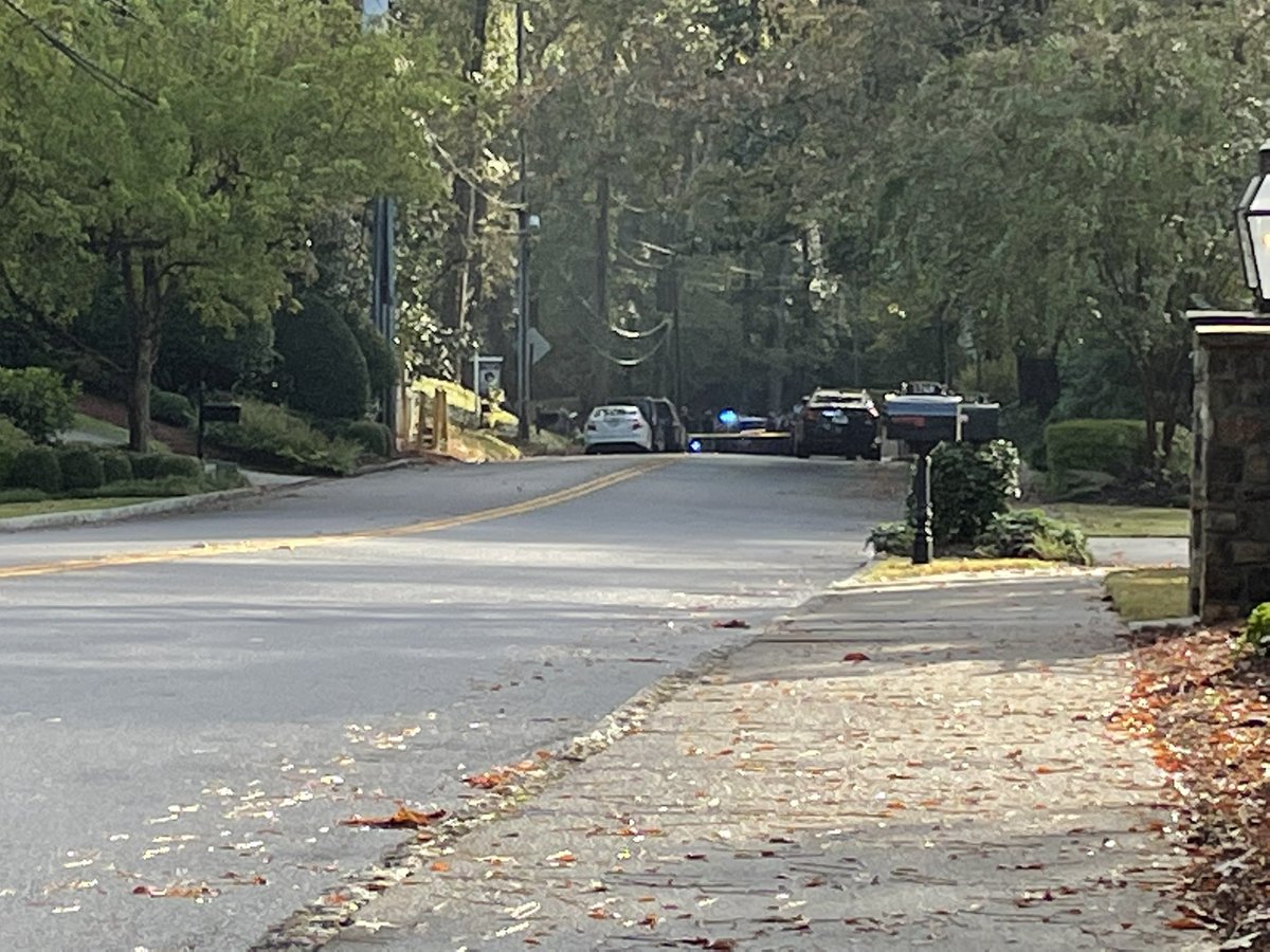 Atlanta Police are investigating a shooting on Peachtree Battle Ave. NW in Buckhead.  one man is shot. No word on his condition.