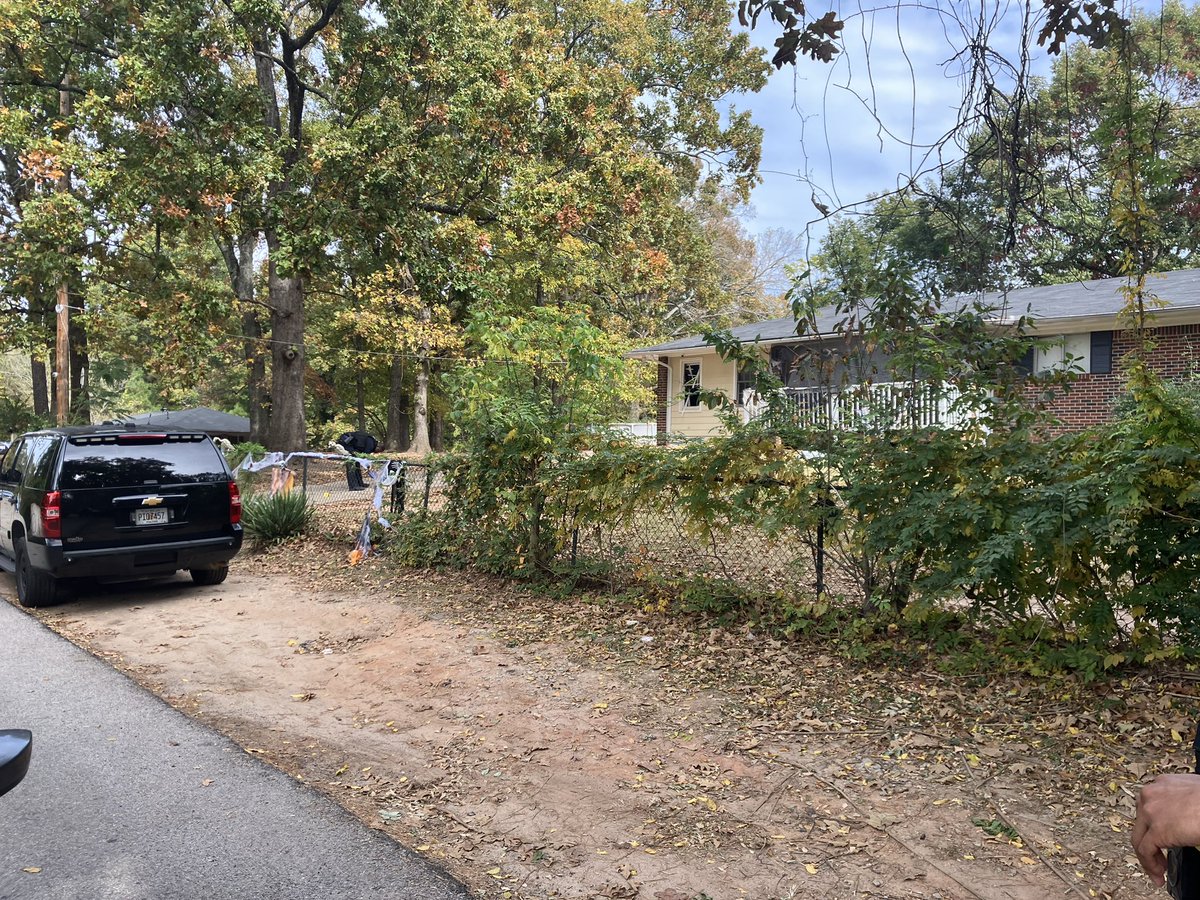 Union City police investigating shooting at home on Byrd Rd. Police initially thought someone may have been inside but the home was empty. Car in middle of road also part of investigation 