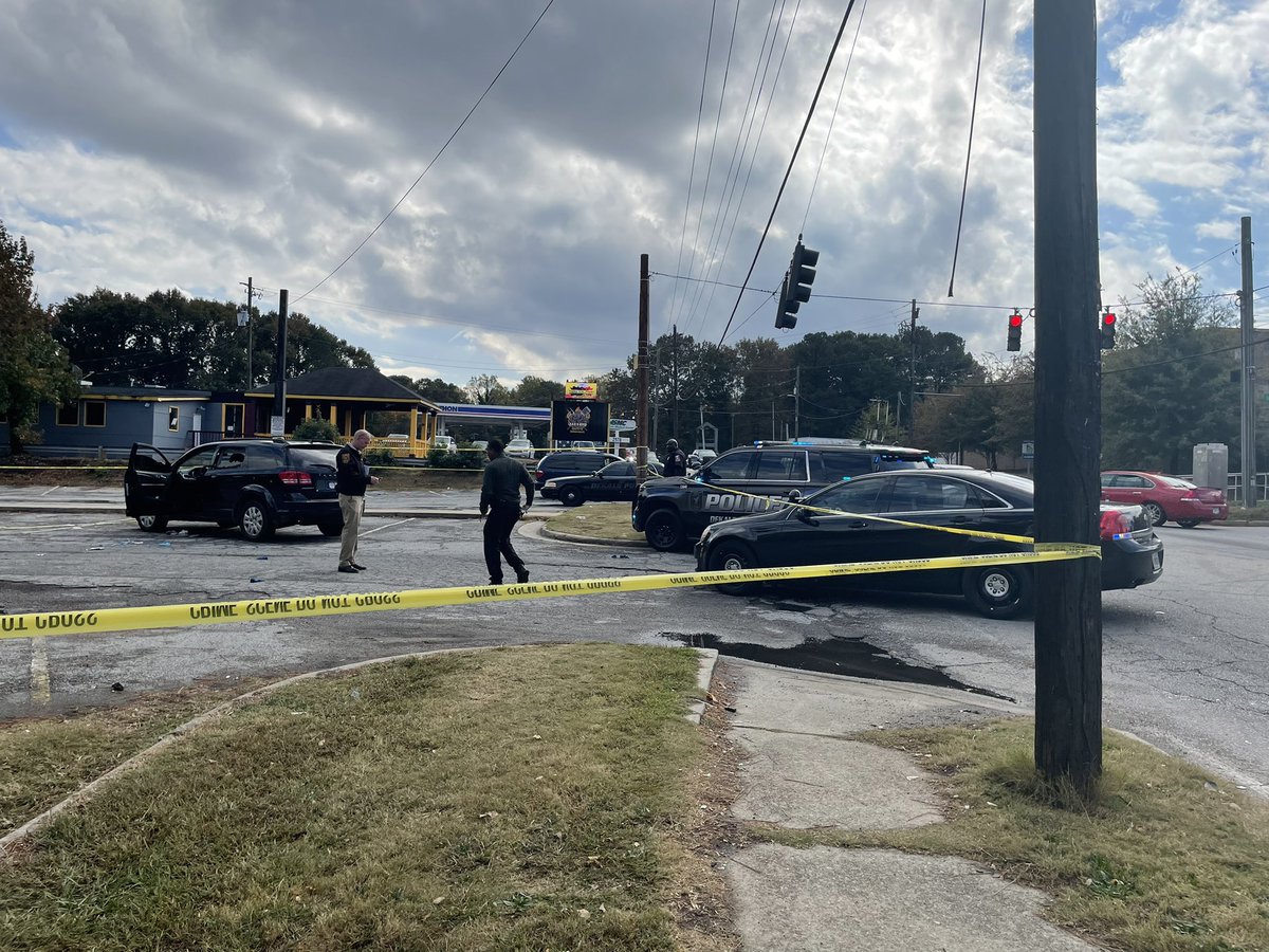 A 31-year-old man is dead & a child is hurt in what police call a *potential road rage shooting. The child wasn't shot, but shattered glass did cut him.