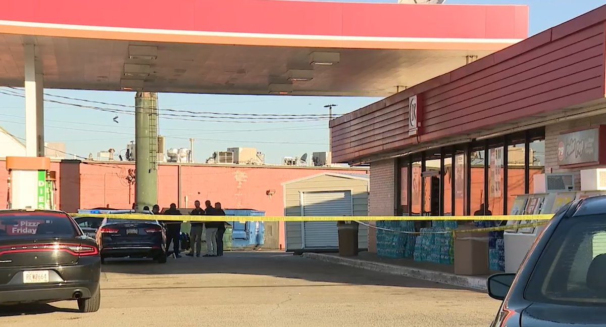 CartersvillePD and @GBI_GA investigating a officer involved shooting. Witnesses told that they think bullets shattered the front door and then a foot chase happened behind the store. The suspected was transported to the local hospital.