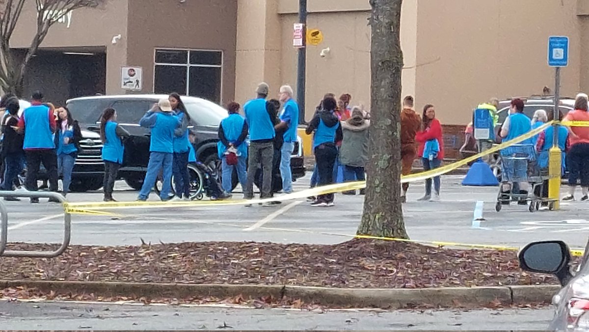 Witnesses tell shooting outside back of @Walmart. Store employees yelled, Active Shooter. They then ran through Walmart, customers fled as well. 