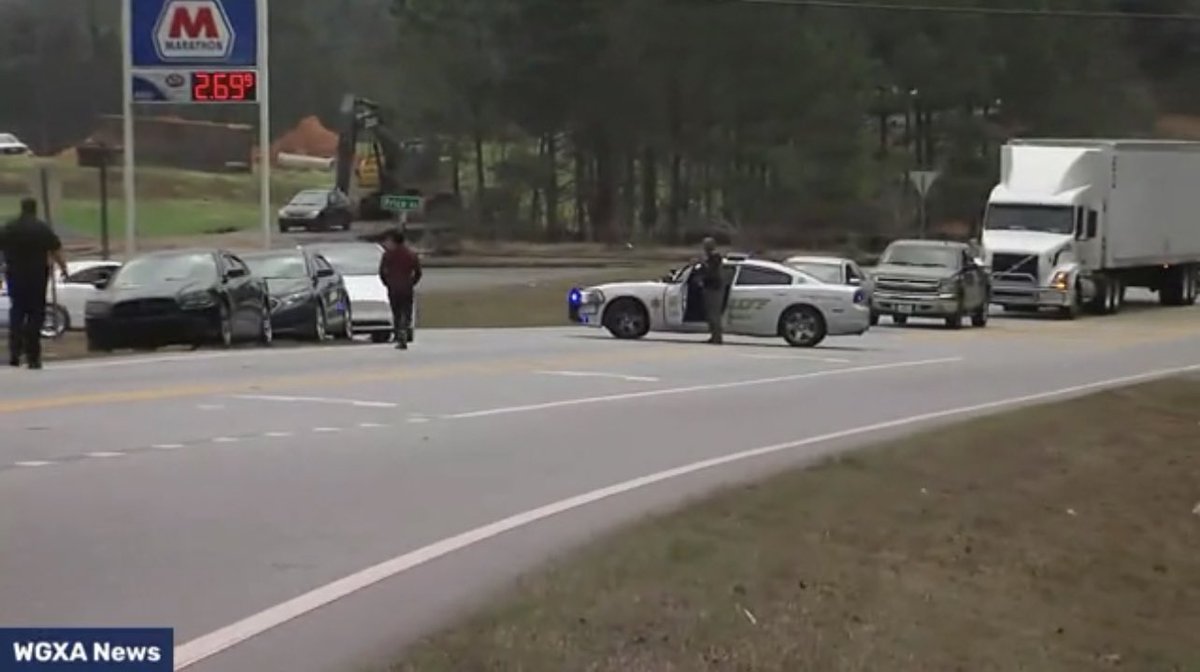 Deputies: Man found shot to death Friday morning in west Bibb County parking lot