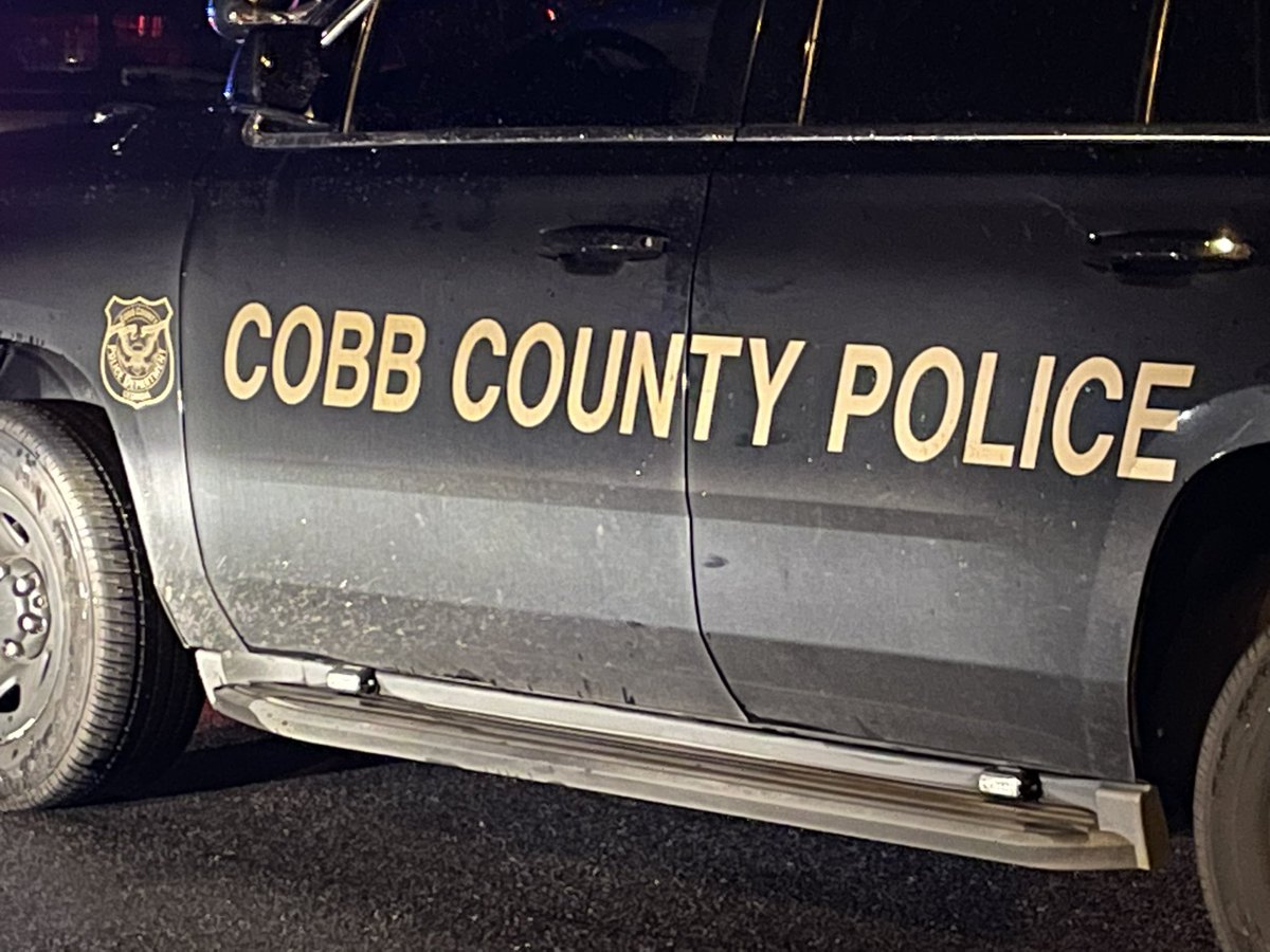 SWAT standoff in Cobb Co ends w arrest of suspect. Police tell aggravated assault suspect was holed up in home on Robertswood Dr in Powder Springs. The 4+ hr long standoff ended when officers took him into custody 