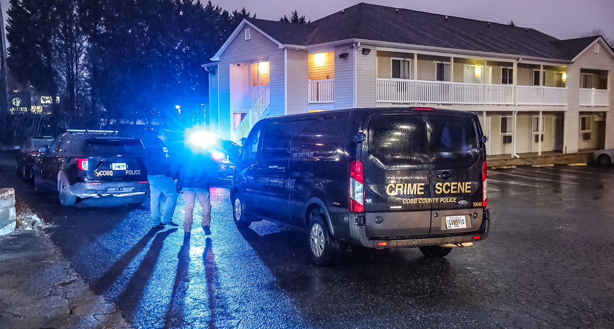 Cobb police investigating after person shot at Fair Oaks hotel -  Marietta