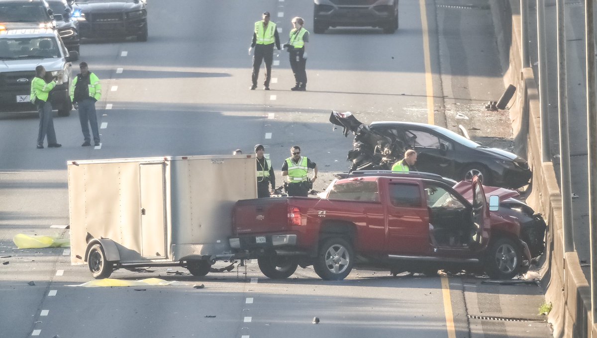 2 killed in multivehicle wreck on I-75 that has snarled Cobb commute