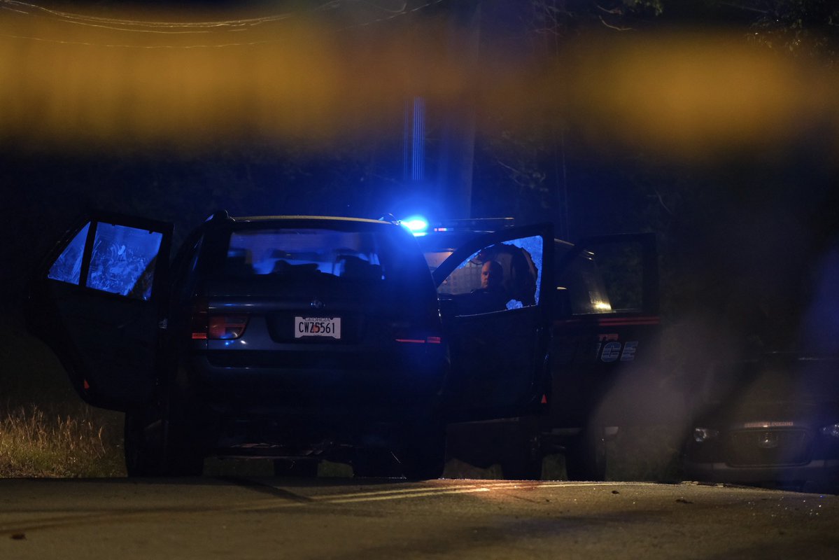 Fatal shooting: @Atlanta_Police are investigating a fatal shooting that occurred on Browns Mill Road SE in Atlanta. 
