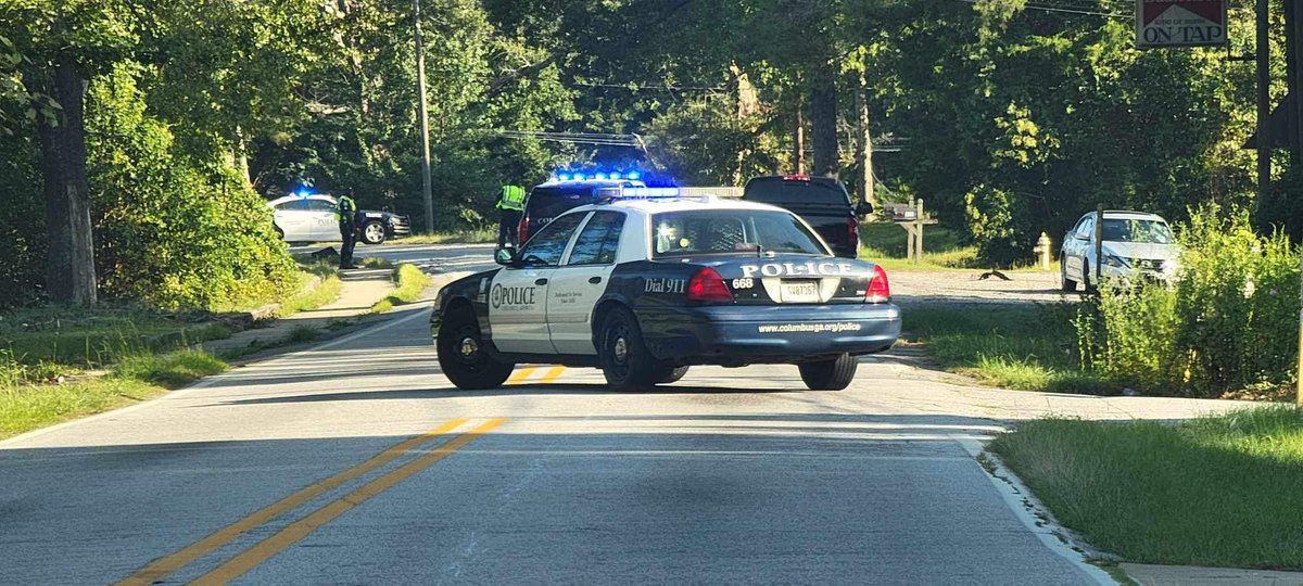 There is an active scene in the area of Morris Road at Forestside Drive and surrounding streets in Columbus. A vehicle appears to have crashed. Multiple officers are canvassing the area.