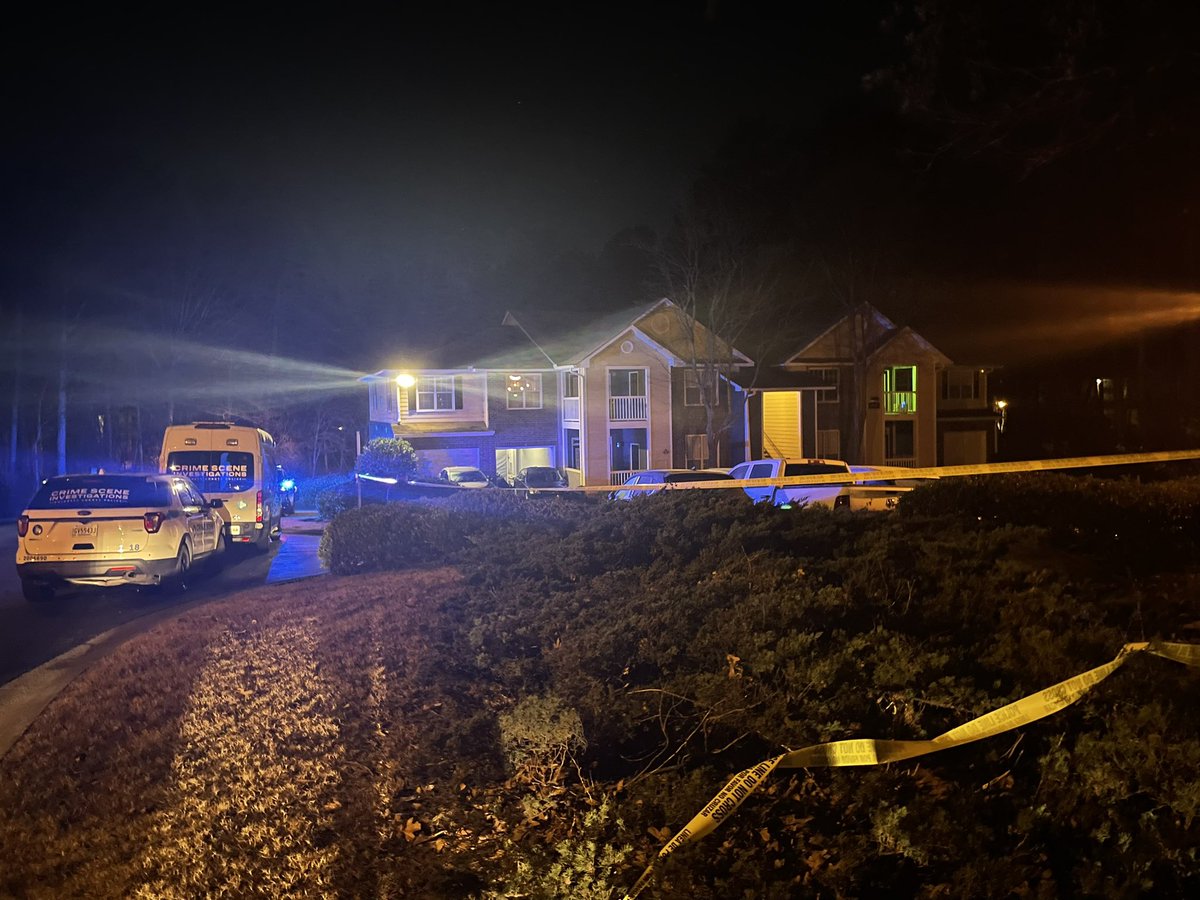 Three people are dead after an overnight shooting at an apartment complex in Snellville.Homicide detectives are on the scene. Investigators believe the shooting was the result of a domestic situation