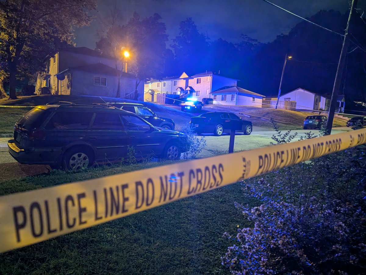3 kids shot in SW Atl. 1 is dead, 2 others at hospital.