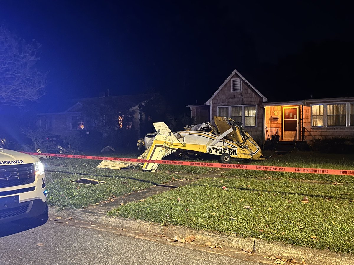 A plane crash last night in Savannah tragically killed the plane’s pilot and injured the passenger. The plane crashed in this neighborhood near Habersham and East 66th street